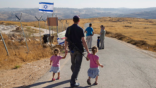 Israeli-Jewish settlers in Migron. The settlement project is heatedly debated inside Israel (Photo: Reuters)