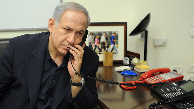 Prime Minister Netanyahu has a 'Red Phone' in his office (Photo: Moshe Milner, GPO)