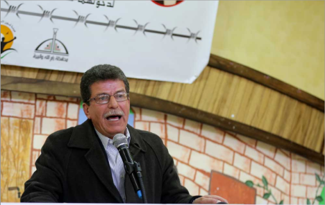 Qadoura Fares, chairman of the Palestinian Prisoners' Club (right) and Issa Qaraqe, chairman of the PA Commission of Detainees and Ex-Detainees Affairs (Wafa, January 14, 2018).