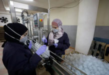 En mars et avril 2020, les médias palestiniens officiels blâment Israël pour le COVID-19 et qualifient même Israël de “virus”.