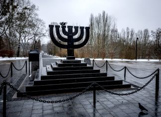 Babi Yar Revisited: The Concealment