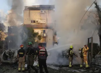 Hezbollah targets Tel Aviv in volley to central Israel