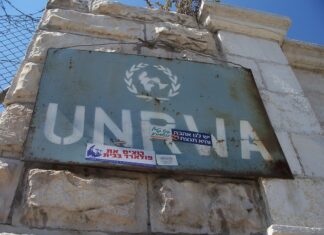 Comparative Chart 2024: Palestinian vs. other refugees